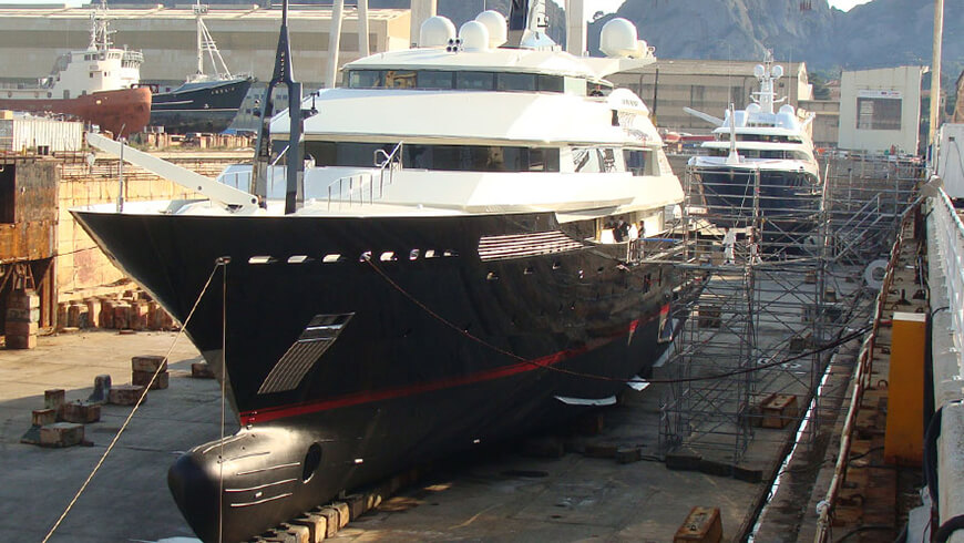 Project Management of Complete Systems during the refit of a motor yacht